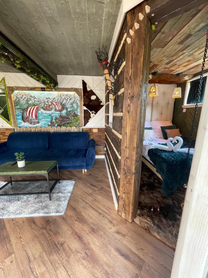 Viking Shelter With Jacuzzi *