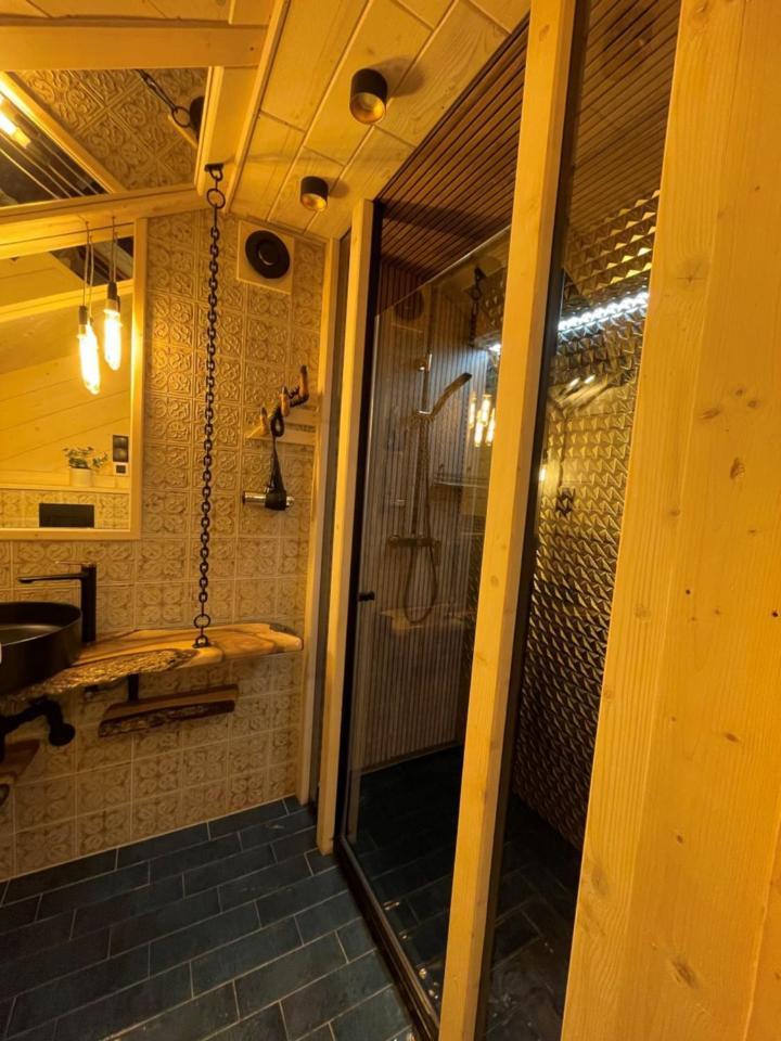 Apartment Viking Shelter With Jacuzzi
