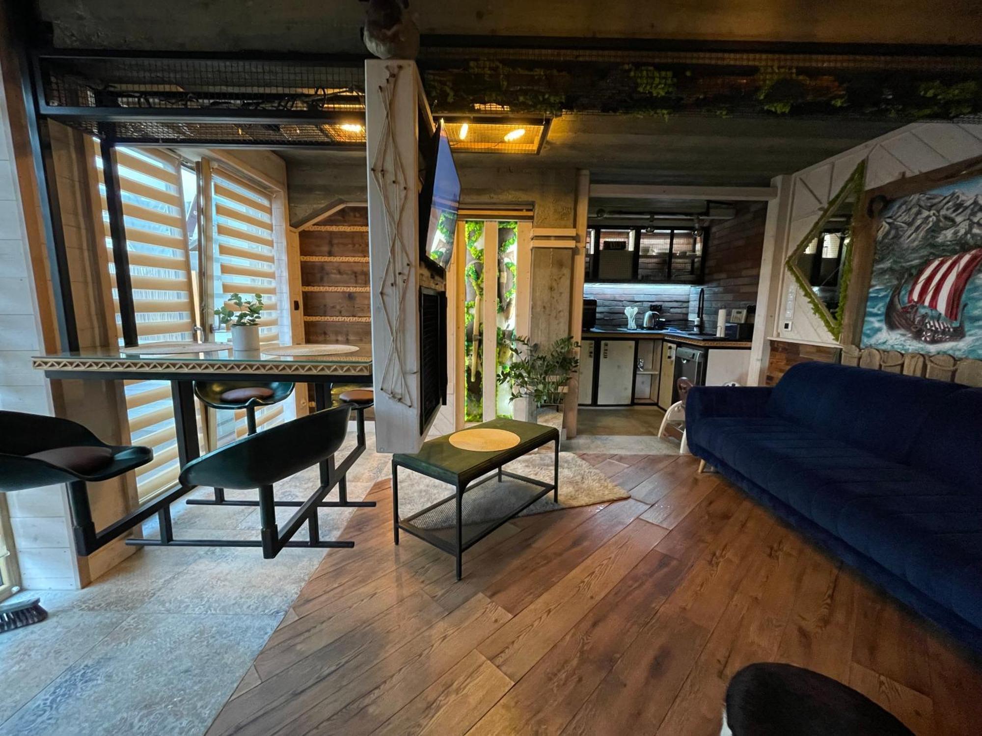 Viking Shelter With Jacuzzi Apartment